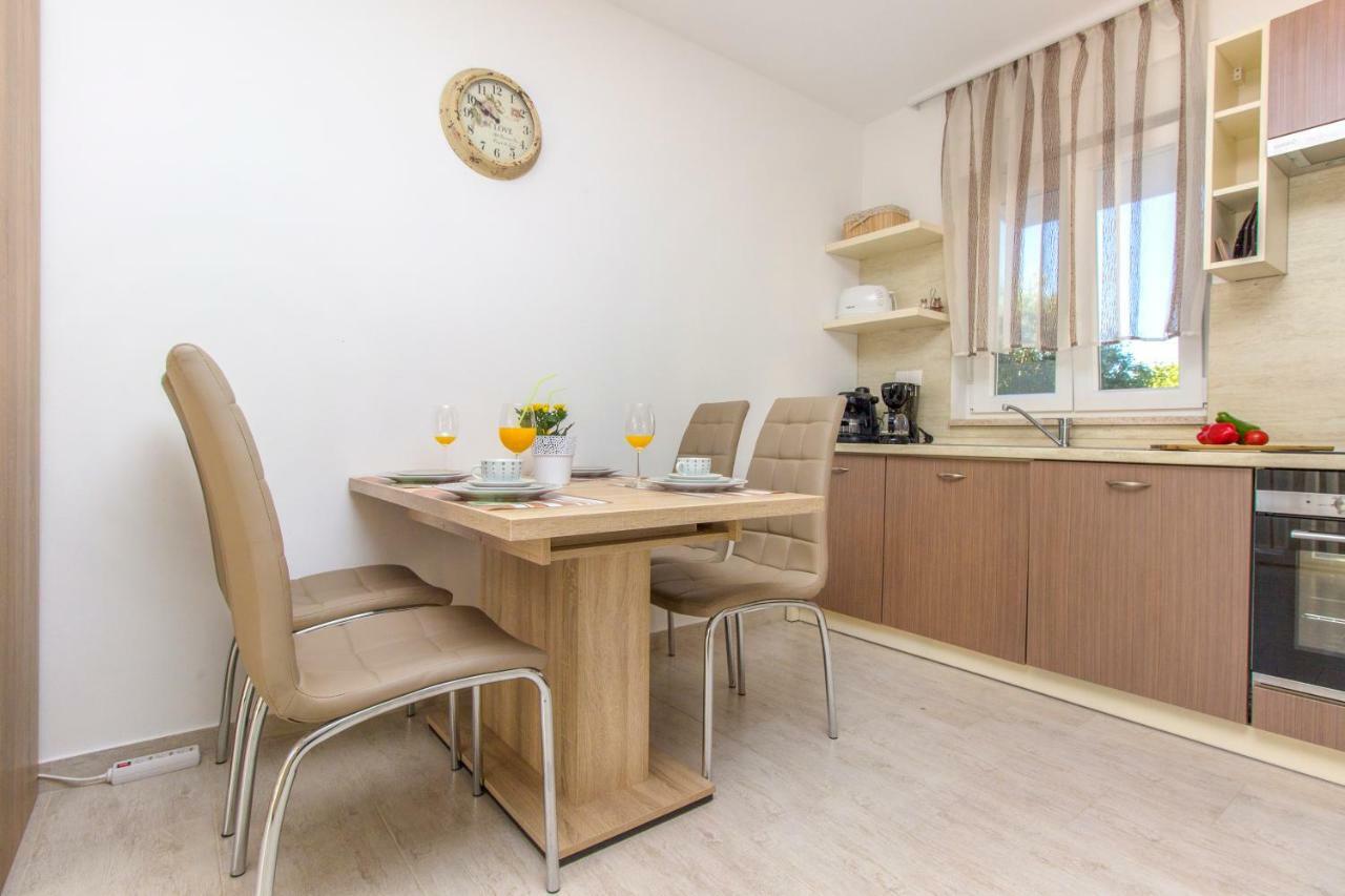Apartmani Gabriella Vodice Exterior photo