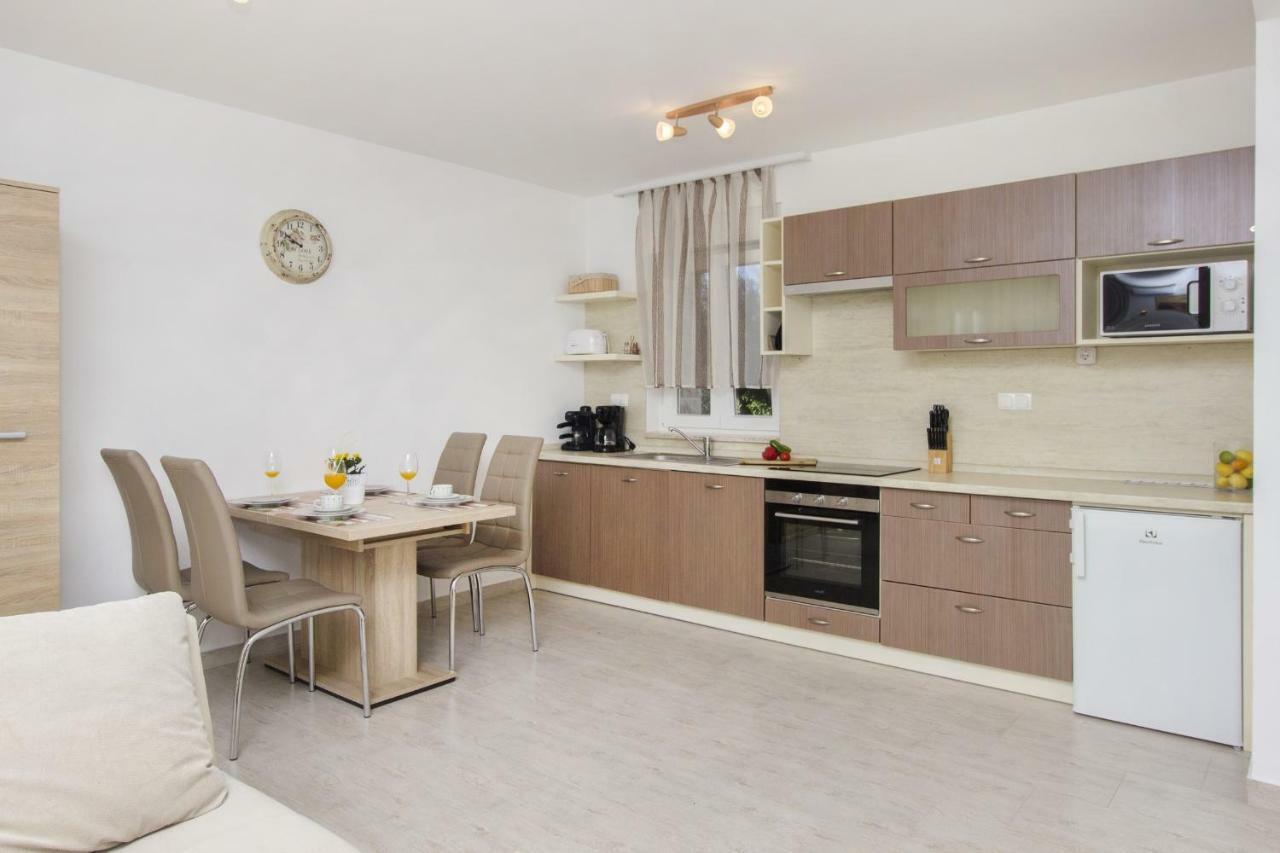 Apartmani Gabriella Vodice Exterior photo